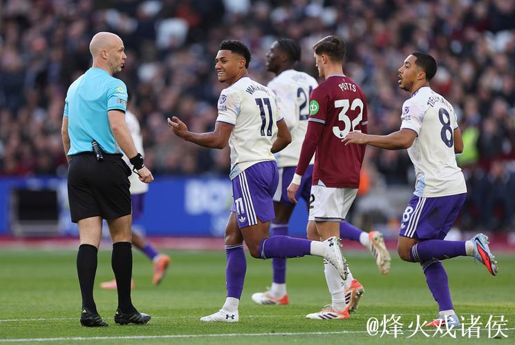 3-2!54岁埃梅里震撼英超:率队两度扳平后绝杀 9连胜+近11轮10胜 3-2!54岁埃梅里震撼英超:率队两度扳平后绝杀 9连胜+近11轮10胜